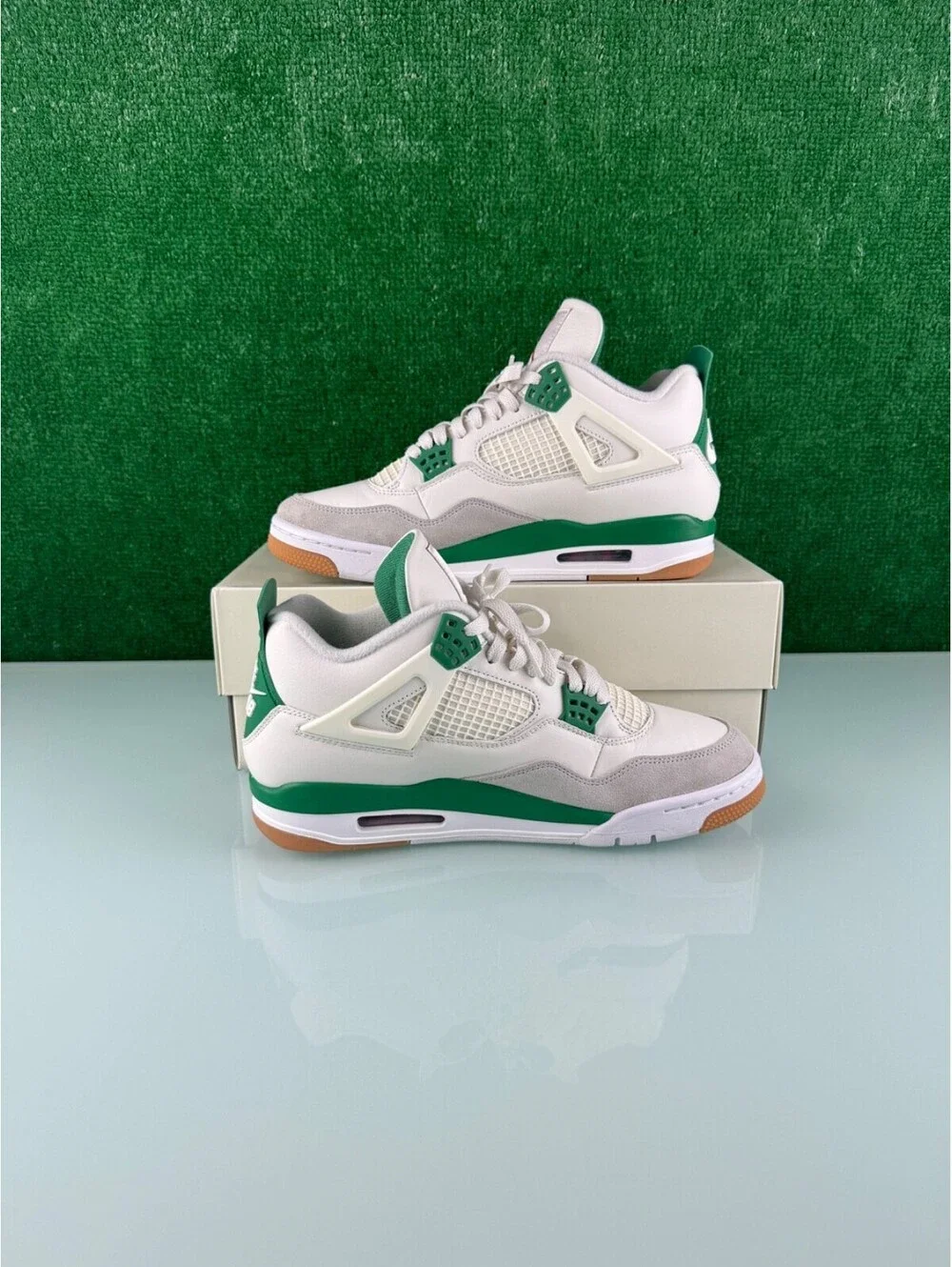 Size 10.5 - Jordan 4 Retro SP x Nike SB Mid Pine Green